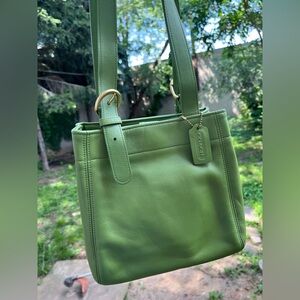 ❌SOLD FB❌🍃 100% Authentic Vintage Coach Buckle Bag #4157 in Leaf Green, 1997 🍃